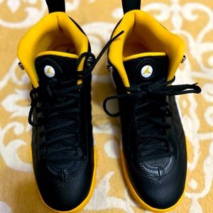 Mens Black and Yellow Jumpman Jordan
